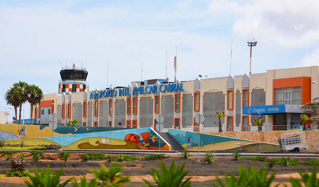 2-aeroporto-amilcar-cabral-ilha-do-sal-cabo-verde.jpg